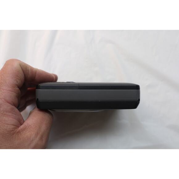 Aiwa HS-GS252 Cassette Walkman Portable Tape Player with Ear Guard - Picture 7 of 7